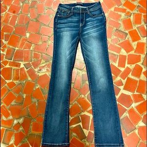 Wallflower stretchy Signature fit, size 3 Womens Jeans, like new ⭐️⭐️